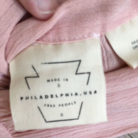 FREE PEOPLE TOP IN BLUSH - Picture 2 of 6